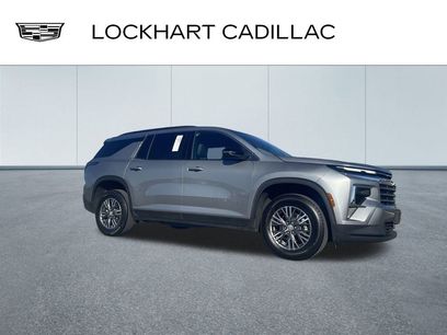 Used 2025 Chevrolet Traverse LT