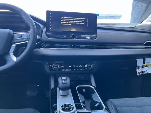 New 2025 Mitsubishi Outlander SE image 12