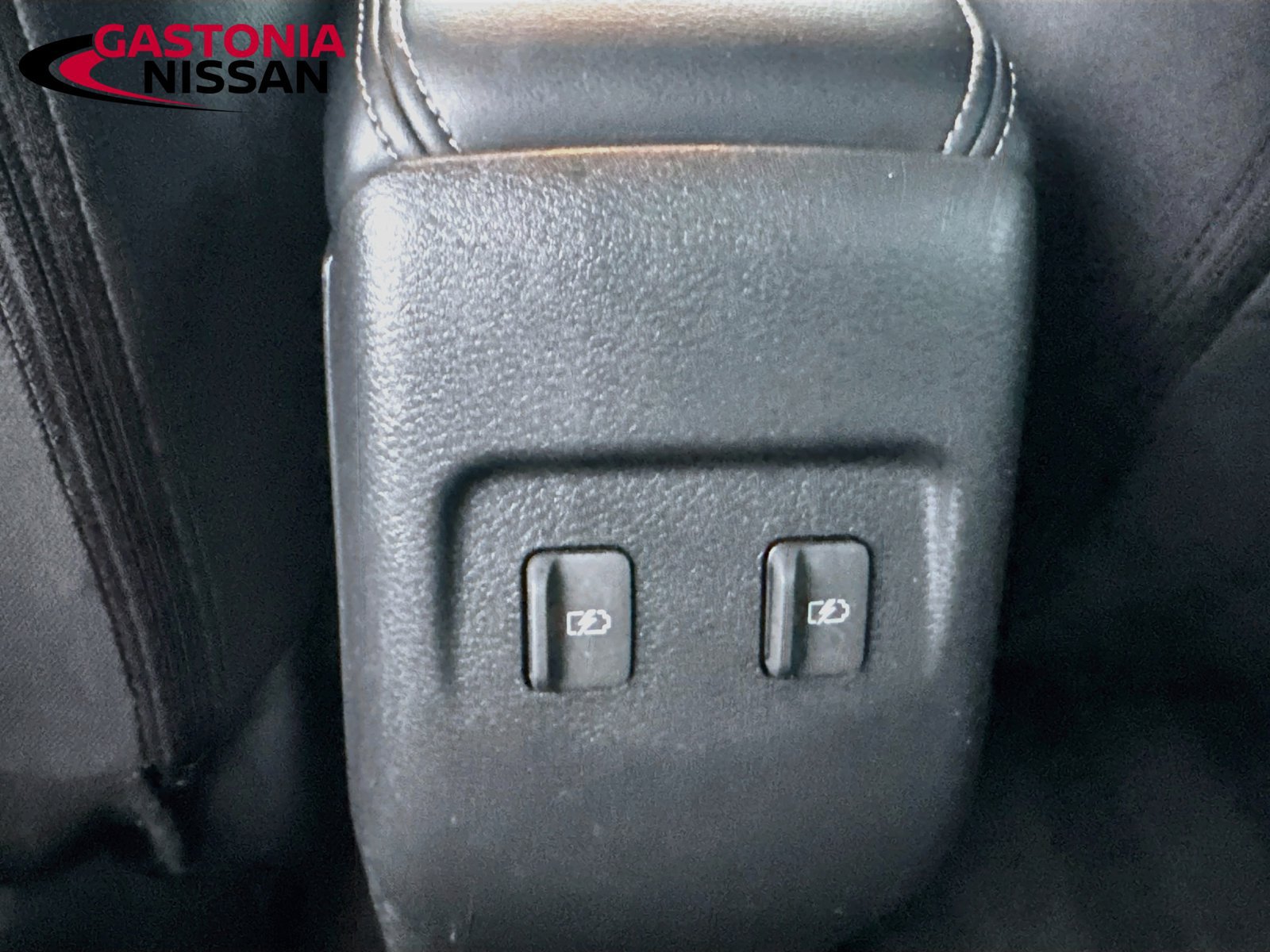 Used 2022 Nissan Kicks SV w/ Interior Electronics Package FWD image 30