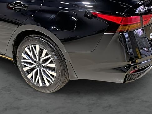 New 2026 Nissan Altima 2.5 SV AWD/4WD image 11