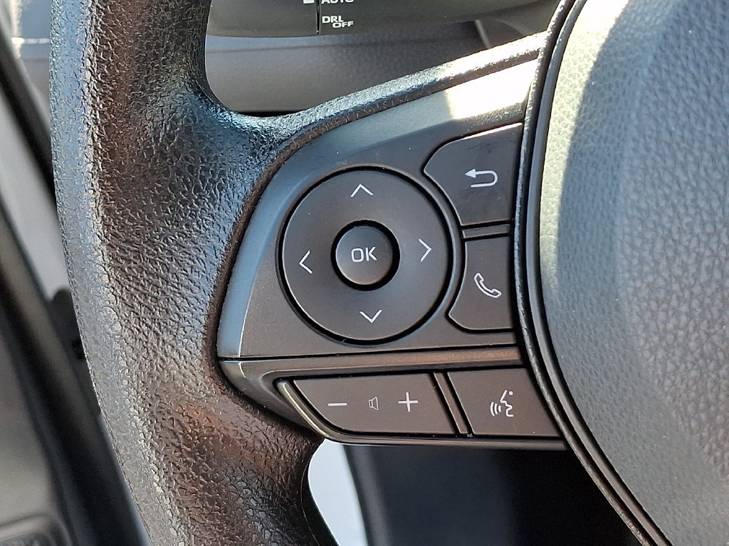 Used 2025 Toyota RAV4 XLE FWD image 20