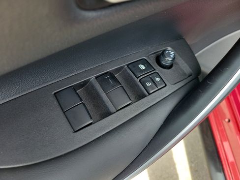 Used 2022 Toyota Corolla SE image 18