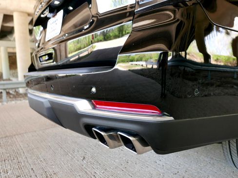 Used 2025 Chevrolet Suburban High Country image 56