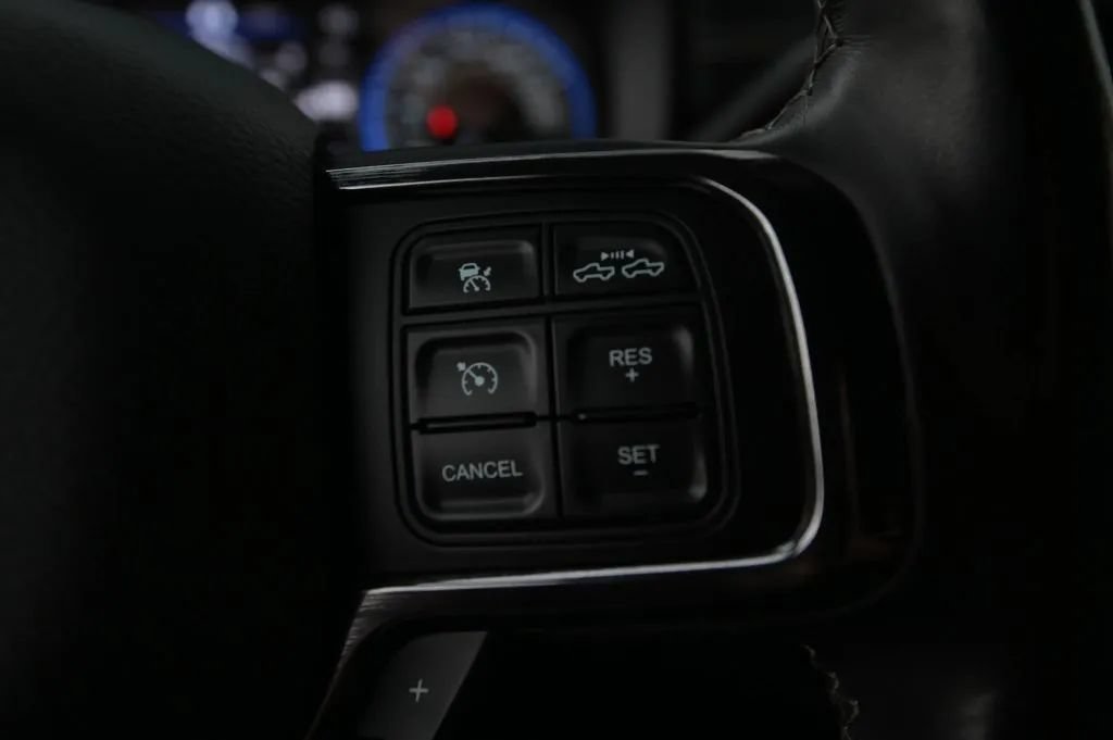 Used 2022 RAM 3500 Limited AWD/4WD image 32