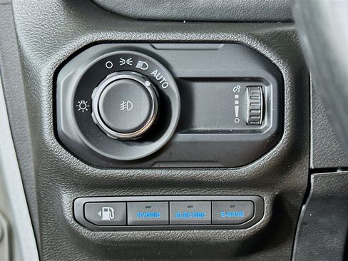 Used 2023 Jeep Wrangler Unlimited Sahara w/ Cold Weather Group AWD/4WD image 17