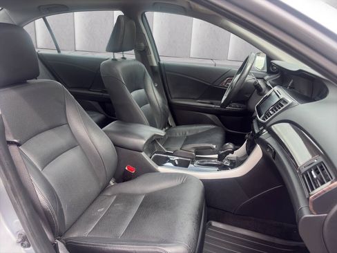 Used 2017 Honda Accord EX-L image 13