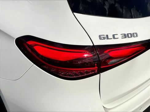 Used 2024 Mercedes-Benz GLC 300 4MATIC image 25