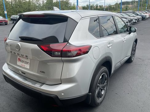 Used 2025 Nissan Rogue SV AWD/4WD image 5
