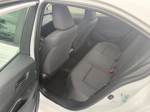 Used 2025 Toyota Corolla LE image 6