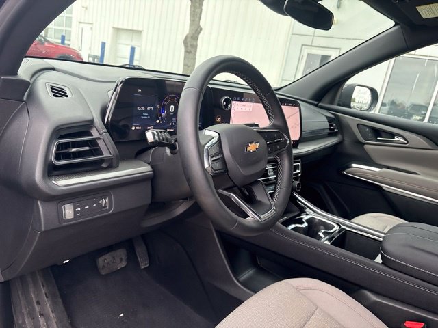 Used 2025 Chevrolet Traverse LT w/ Driver Confidence Package AWD/4WD image 8