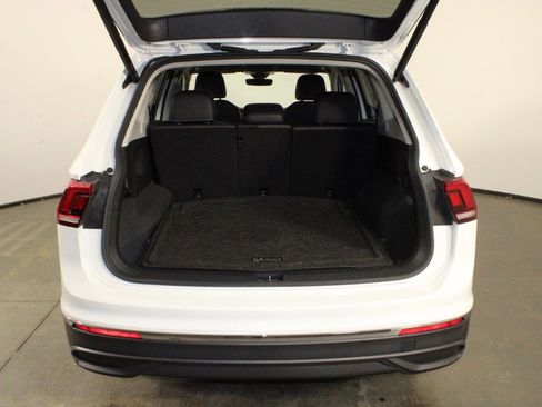 Used 2024 Volkswagen Tiguan SE image 13