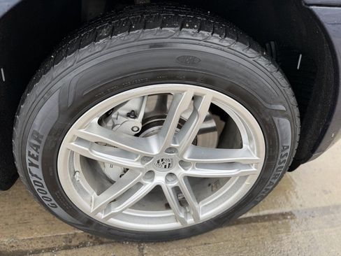 Used 2015 Porsche Macan S image 16