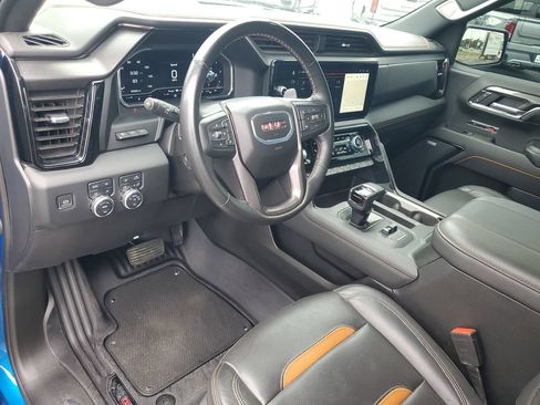 Used 2024 GMC Sierra 1500 AT4 w/ Technology Package AWD/4WD image 6