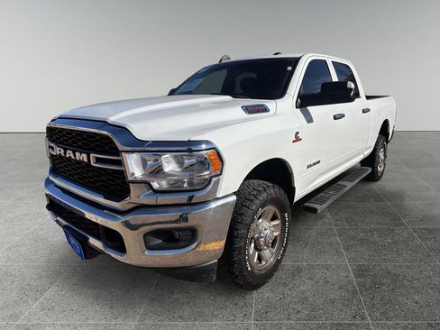 Used 2022 RAM 2500 Tradesman w/ Chrome Appearance Group image 6