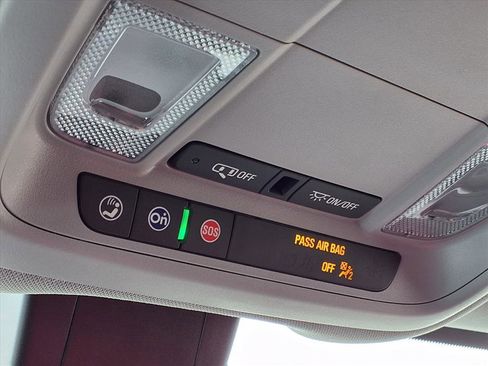 Used 2024 GMC Terrain SLE image 25