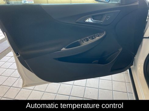 Used 2024 Chevrolet Malibu LT FWD image 9