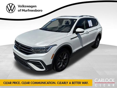 Used 2023 Volkswagen Tiguan SE w/ Panoramic Sunroof Package FWD image 1