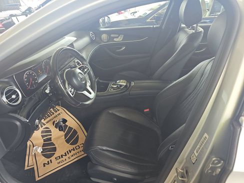 Used 2020 Mercedes-Benz E 350 4MATIC Sedan image 4