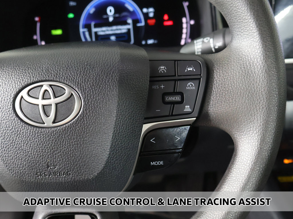 Used 2025 Toyota Camry LE FWD image 4