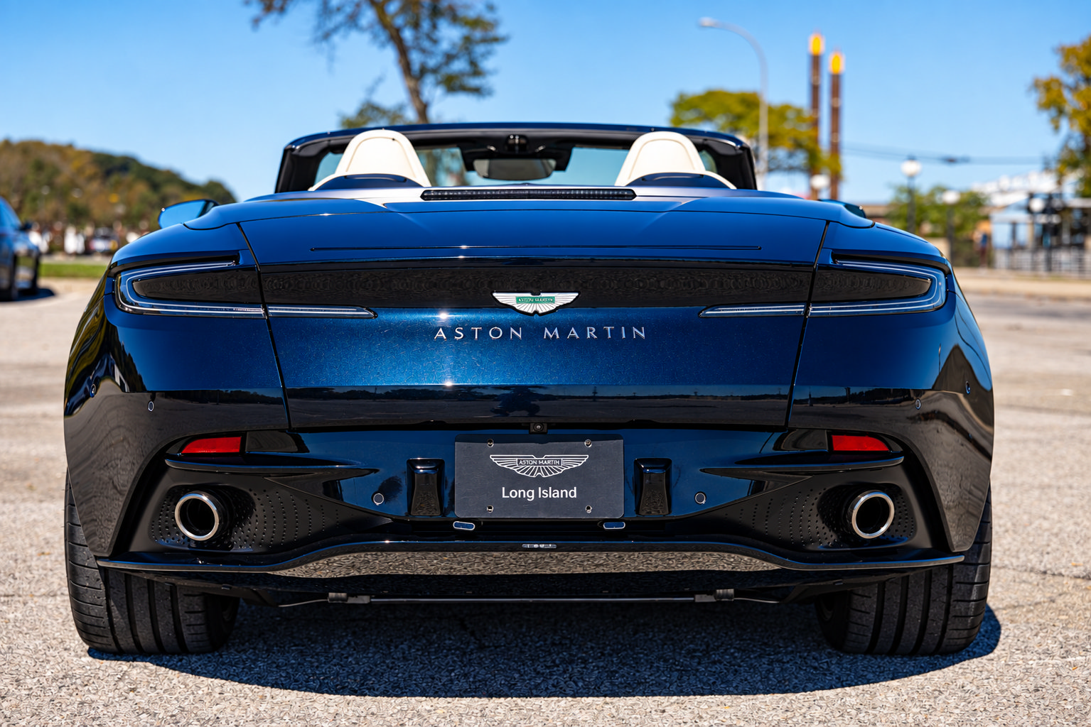 Used 2024 Aston Martin DB12 Convertible RWD image 5