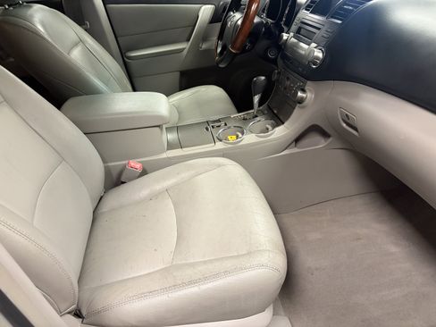 Used 2010 Toyota Highlander 2WD image 10