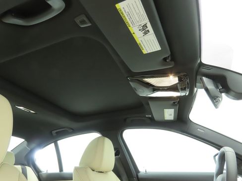 New 2026 BMW 330i Sedan w/ Premium Package image 18