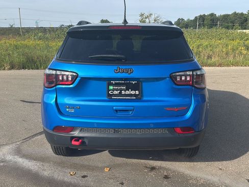 Used 2025 Jeep Compass Trailhawk AWD/4WD image 4