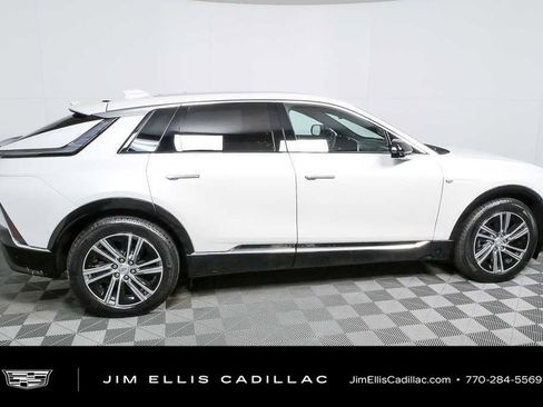 Certified 2025 Cadillac Lyriq Luxury w/ LPO, Floor Liner Package AWD/4WD image 2