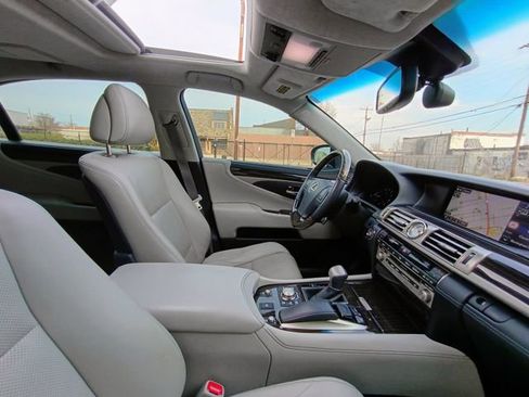 Used 2015 Lexus LS 460 L image 51