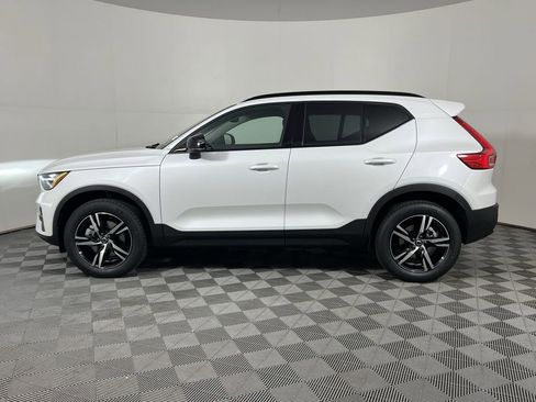 New 2026 Volvo XC40 B5 Core w/ Climate Package image 5
