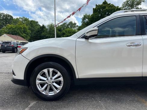 Used 2016 Nissan Rogue SV w/ SV Premium Package AWD/4WD image 6