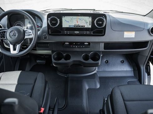Used 2024 Mercedes-Benz Sprinter 3500 image 17