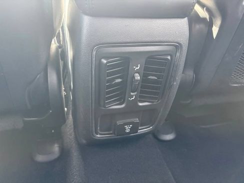 Used 2020 Jeep Grand Cherokee Laredo w/ Security & Convenience Group AWD/4WD image 24