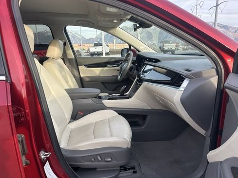 Used 2024 Cadillac XT6 Premium Luxury image 18