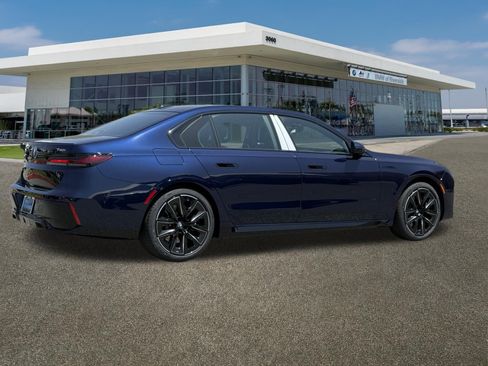 New 2026 BMW 740i RWD image 11