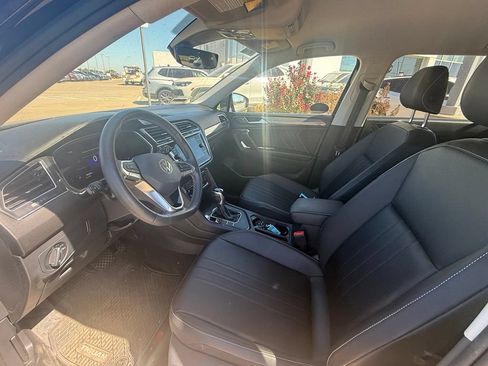 Used 2023 Volkswagen Tiguan SE FWD image 10