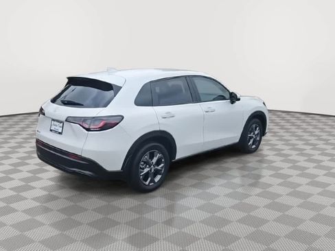 Certified 2026 Honda HR-V LX image 8