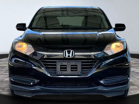 Used 2018 Honda HR-V LX image 2