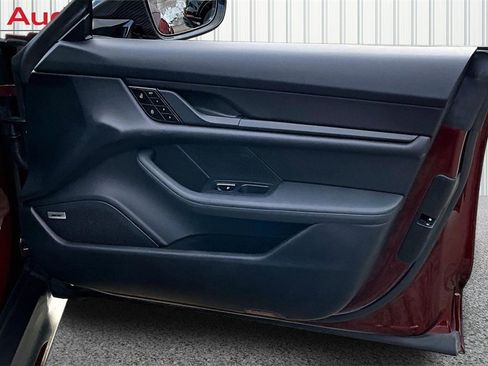 Used 2021 Porsche Taycan 4S image 28