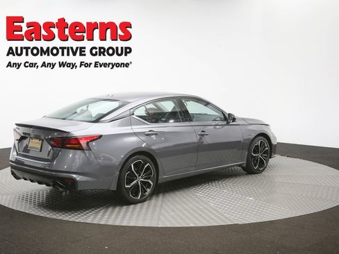Used 2023 Nissan Altima 2.5 SR FWD image 40