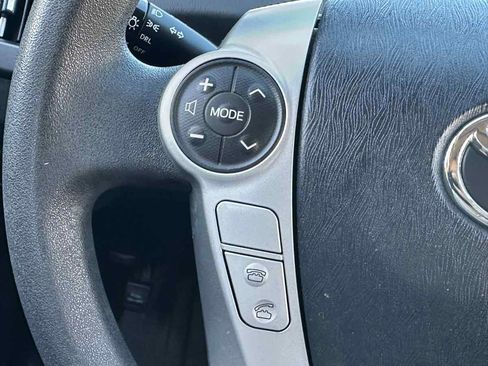 Used 2014 Toyota Prius Three image 31