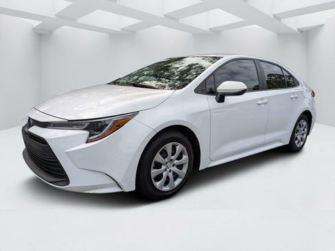 Used 2023 Toyota Corolla LE FWD image 7