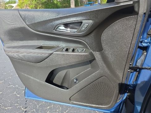 Used 2024 Chevrolet Equinox RS image 19