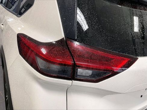 Certified 2023 Nissan Rogue SV AWD/4WD image 33