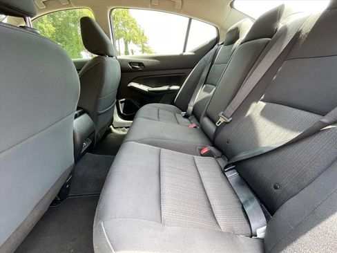 Used 2025 Nissan Altima 2.5 SV FWD image 4