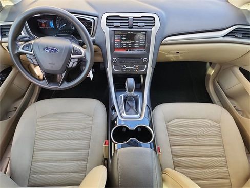 Used 2016 Ford Fusion SE image 18