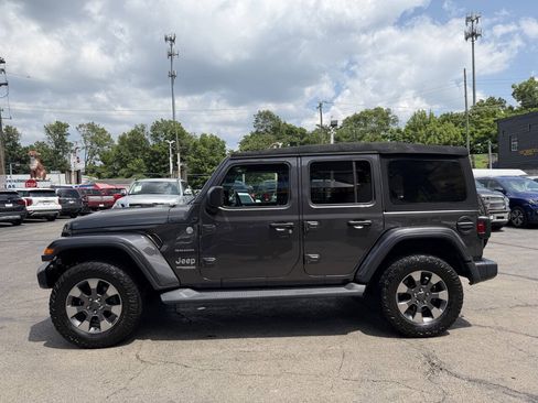 Used 2019 Jeep Wrangler Unlimited Sahara w/ Cold Weather Group AWD/4WD image 5
