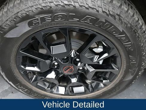 Used 2025 Nissan Armada PRO-4X image 15