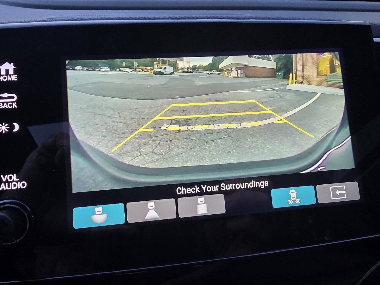 Used 2019 Honda Pilot Touring image 16