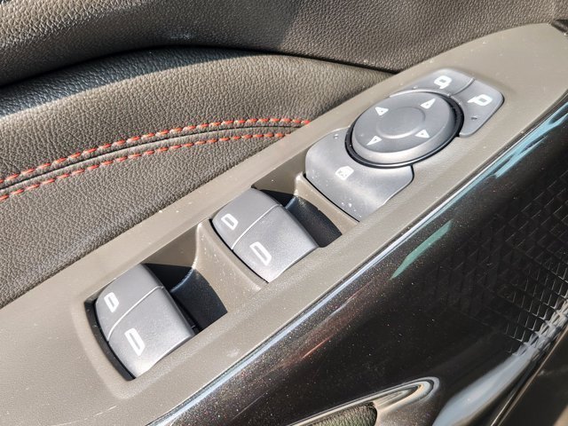 Used 2024 Chevrolet Trax RS w/ Sunroof Package FWD image 21